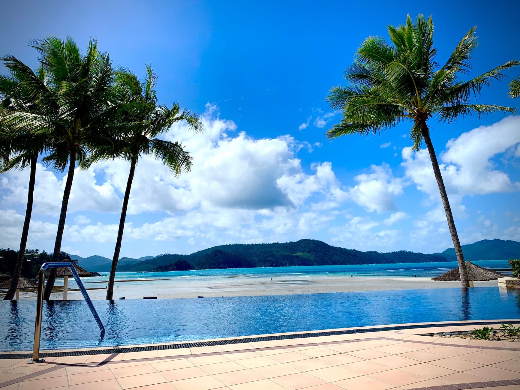 Luxe resort infinity zwembad